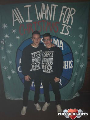 Im with the glasses